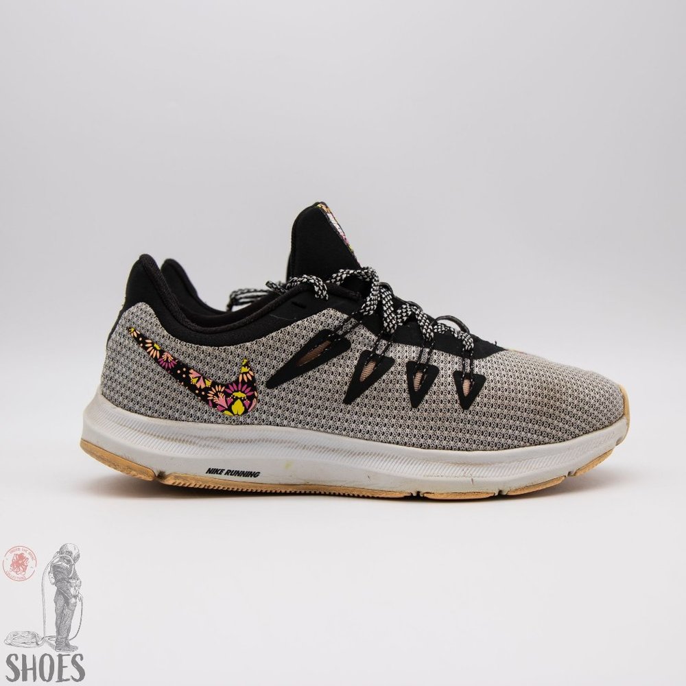 Nike Quest SE Women's Running Shoe - Size 9